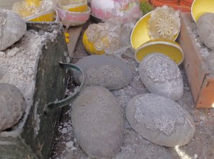 blog påskeæg i beton ud af form