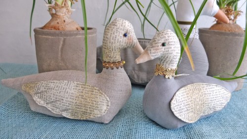 Små ænder, længde 20 cm og højde 15 cm