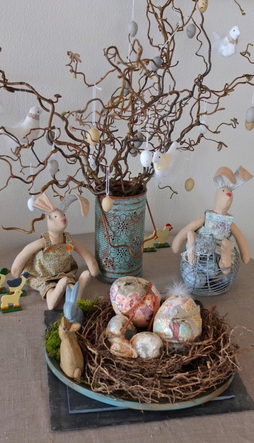 Troldgrene med små æg og rede med store æg samt Rema harer 005